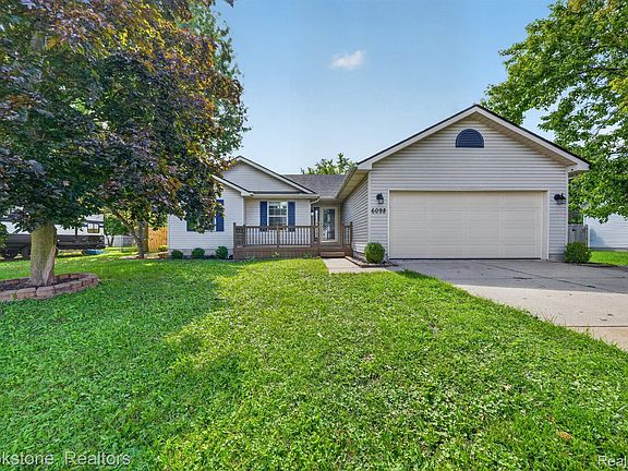 2nd image of 6098 Hedgerow Cir