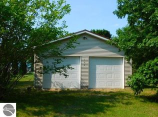 304 Lincoln St, Kalkaska, MI 49646