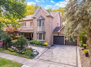 913 Duncannon Dr, Pickering, ON L1X 2M4