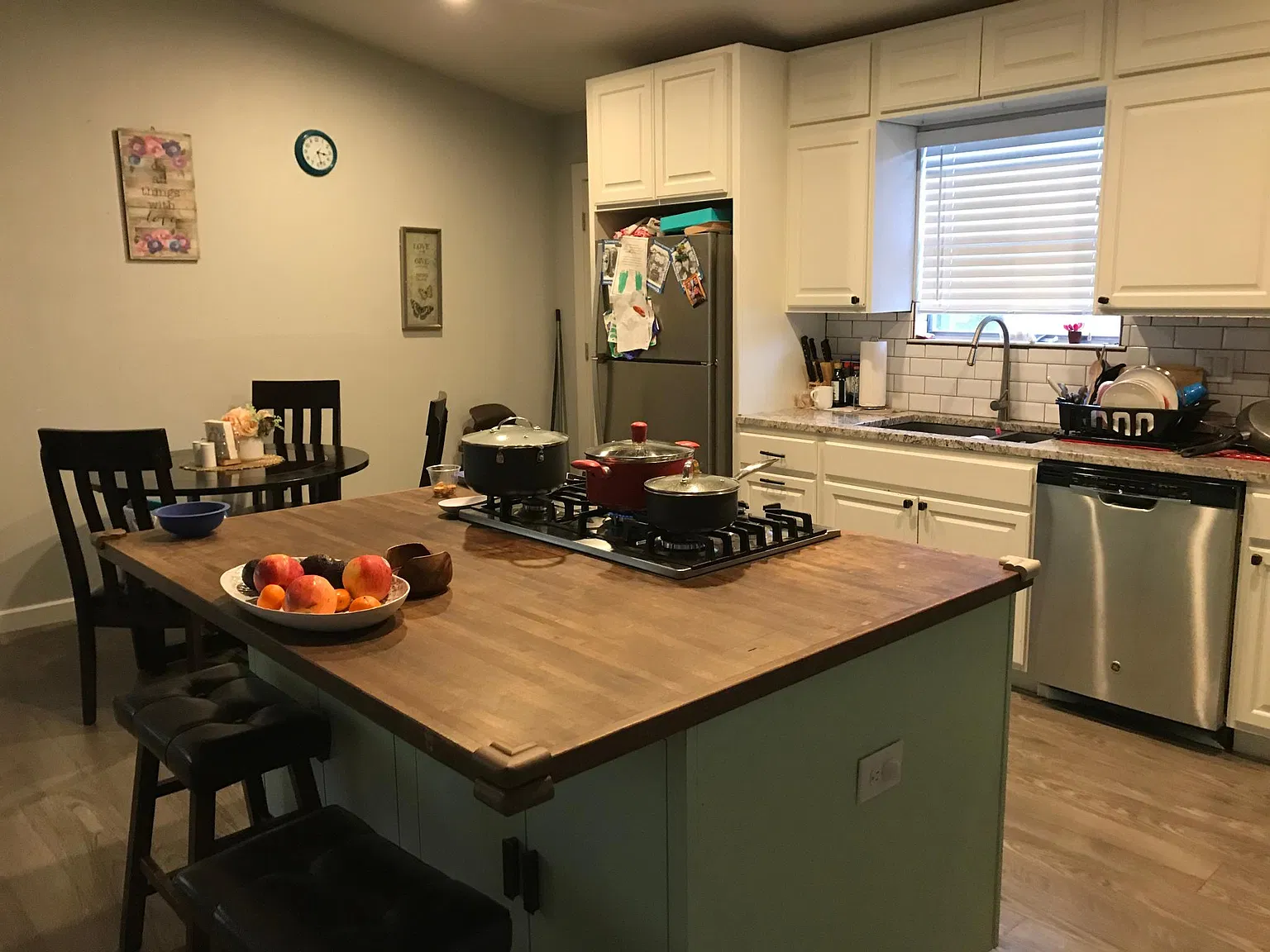 3 bed, 1219 sqft, $2,300 — Photo 2