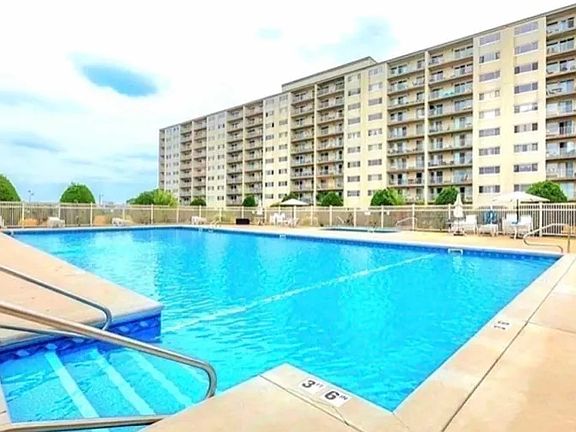2nd image of 200 Cove Way Unit 404