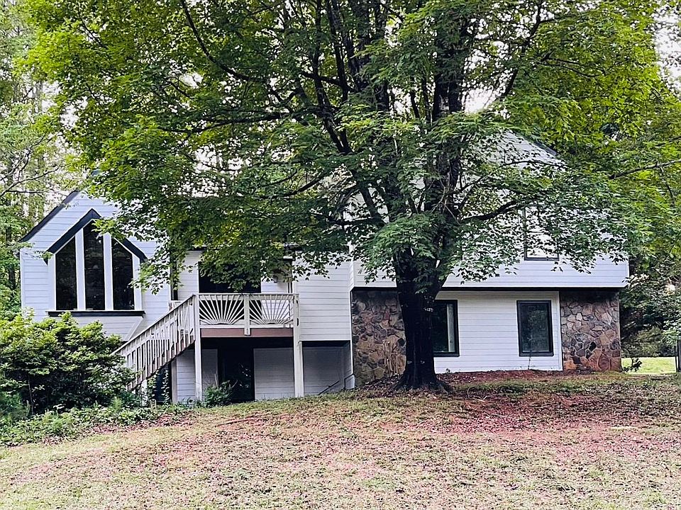 1st image of 2518 Kingsley Dr NE