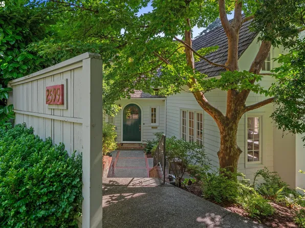 2599 SW Montgomery Dr, Portland, OR 97201