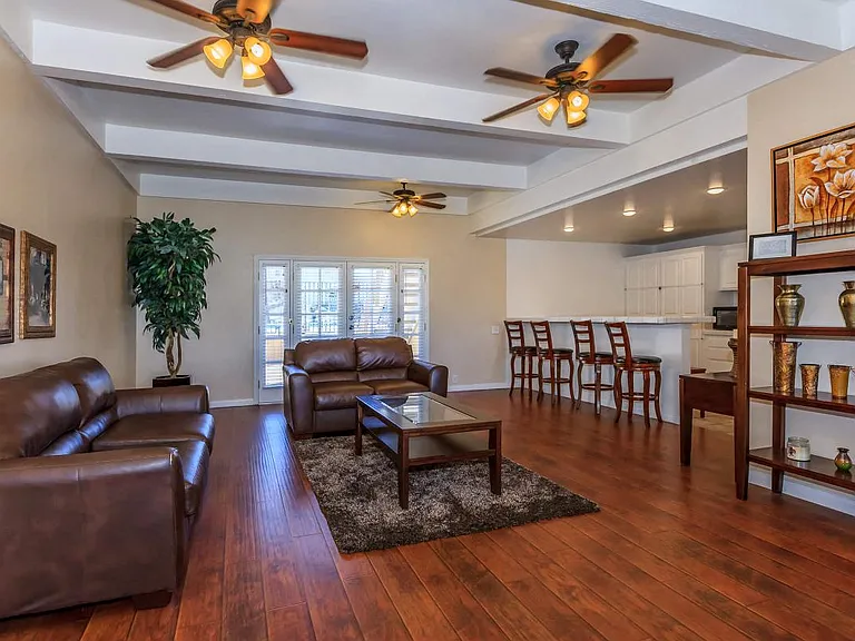 Vista Sun Apartments — Photo 19