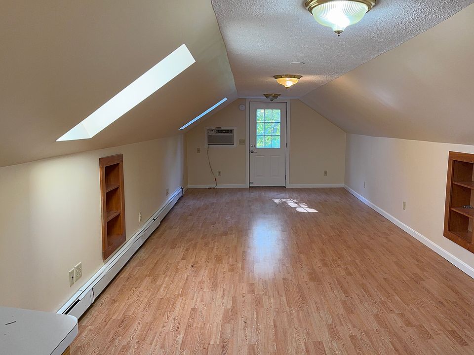 Large living room connected to kitchen - It is a little narrow, but quite long.