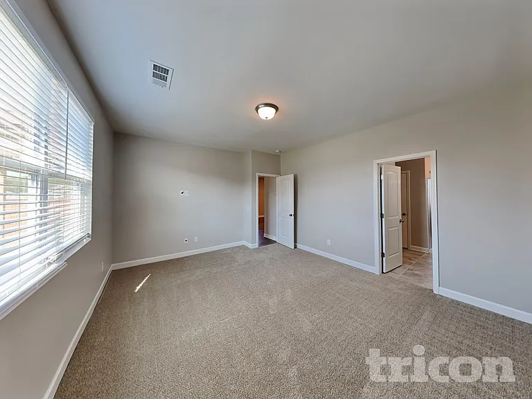 714 Amberton Dr — Photo 6