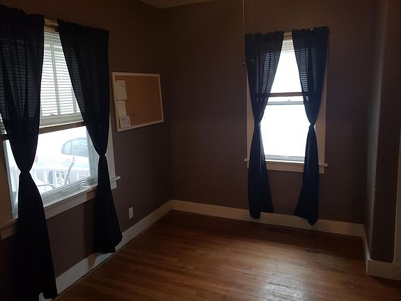 3rd image of 813 S Illinois St