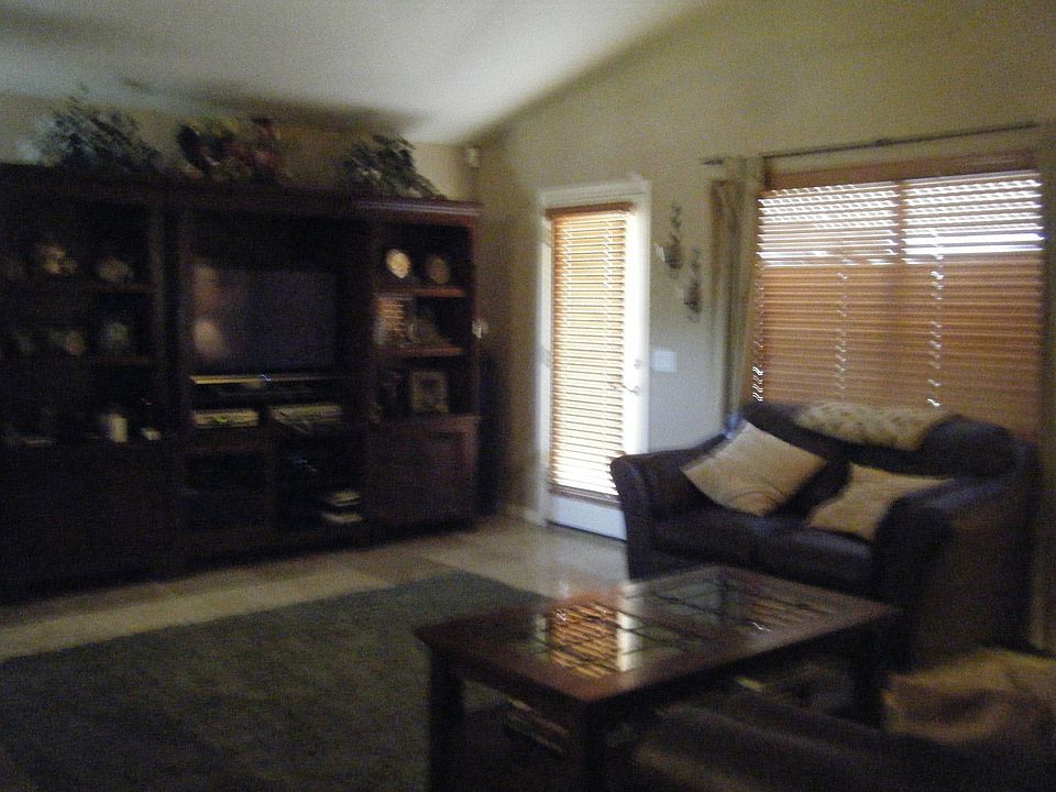2nd image of 10952 W Orangewood Ave
