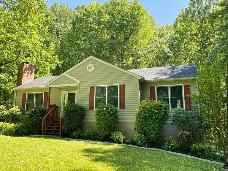 119 Wade Ln #B — Photo 1