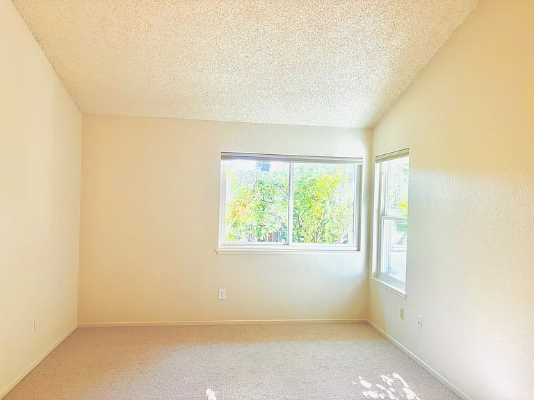 1211 Capri Way #3 — Photo 5