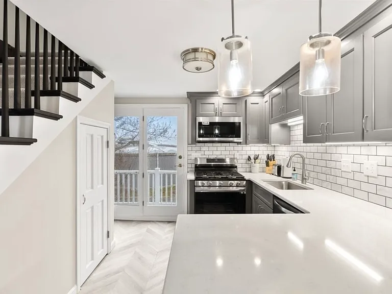 137 Water St #3 — Photo 3