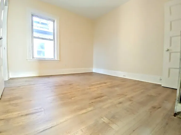 14 Glenwood Ave #2 — Photo 10