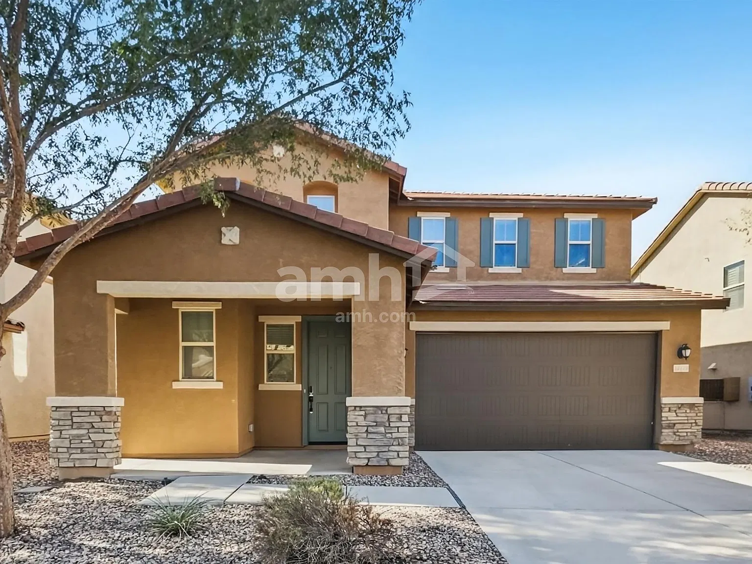 4 bed, 2.5 bath, 2423 sqft, $2,455 — Photo 1