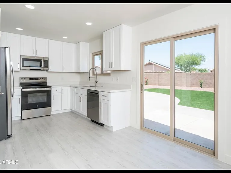 17901 N Lupine Trl — Photo 2