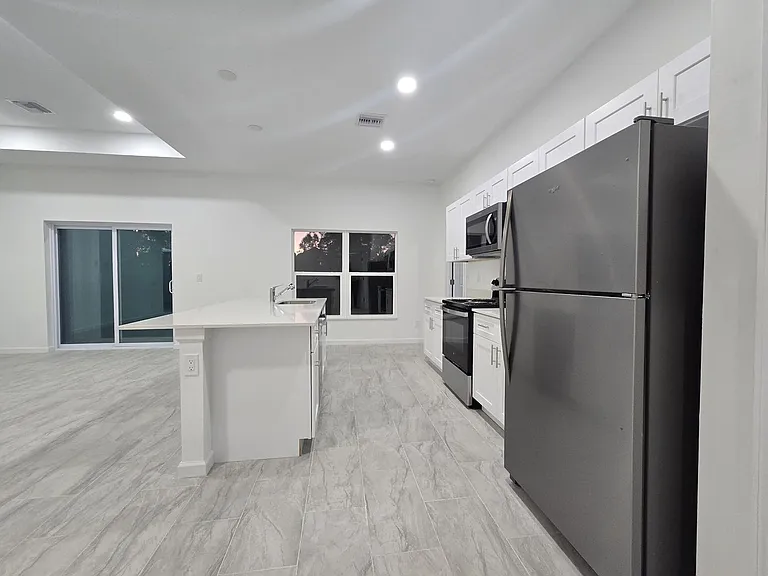 444 Genoa Ave S — Photo 14