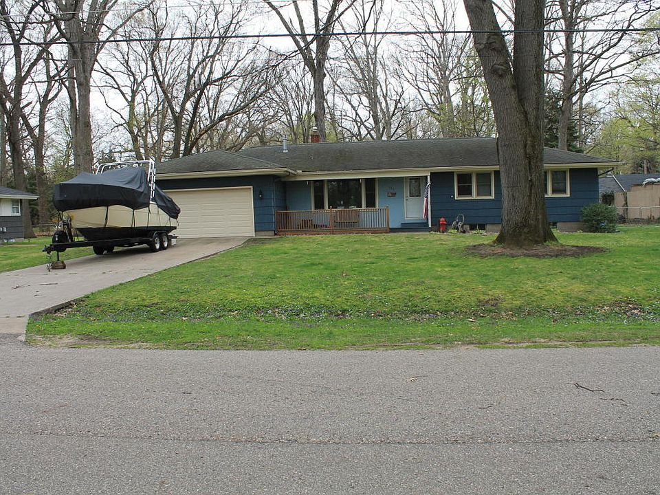 1st image of 300 3rd Ave