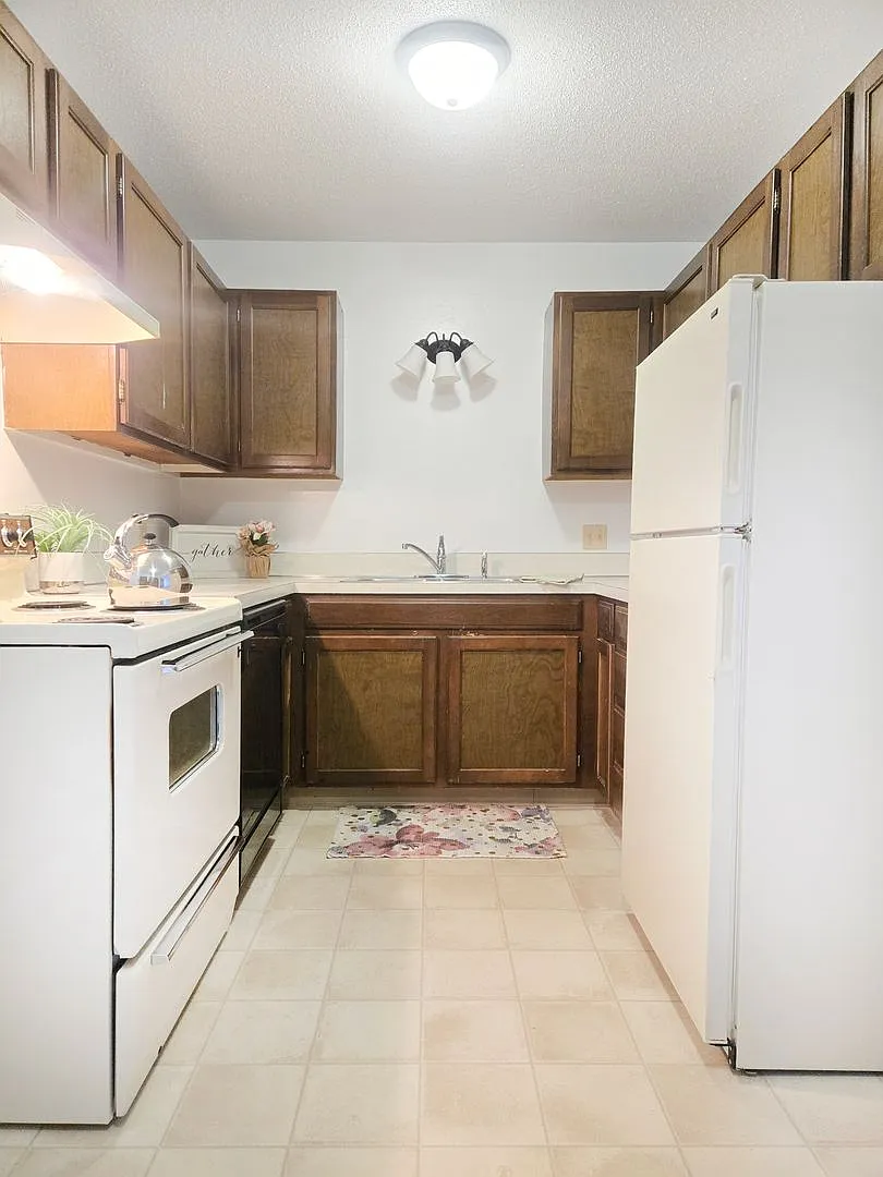 Park Apartments - 503 — Photo 4
