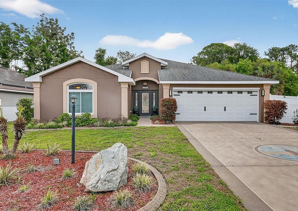 1st image of 11637 Lake Dr