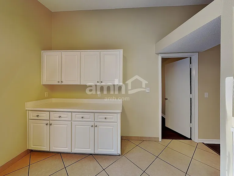 7831 Chadwick Dr — Photo 5