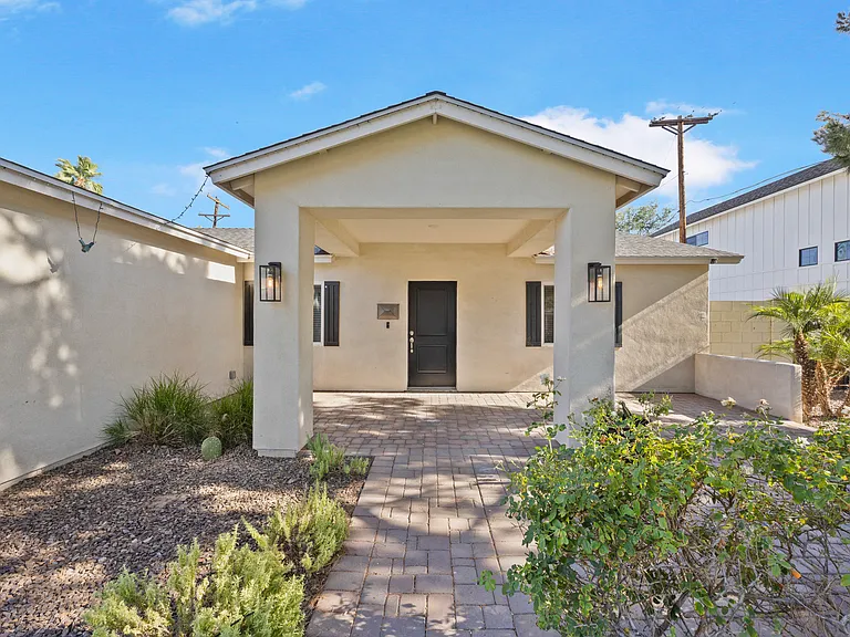 3247 E Roma Ave — Photo 4