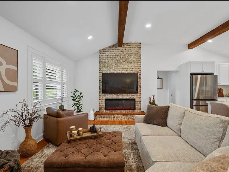 3594 Knollwood Hill Dr — Photo 2