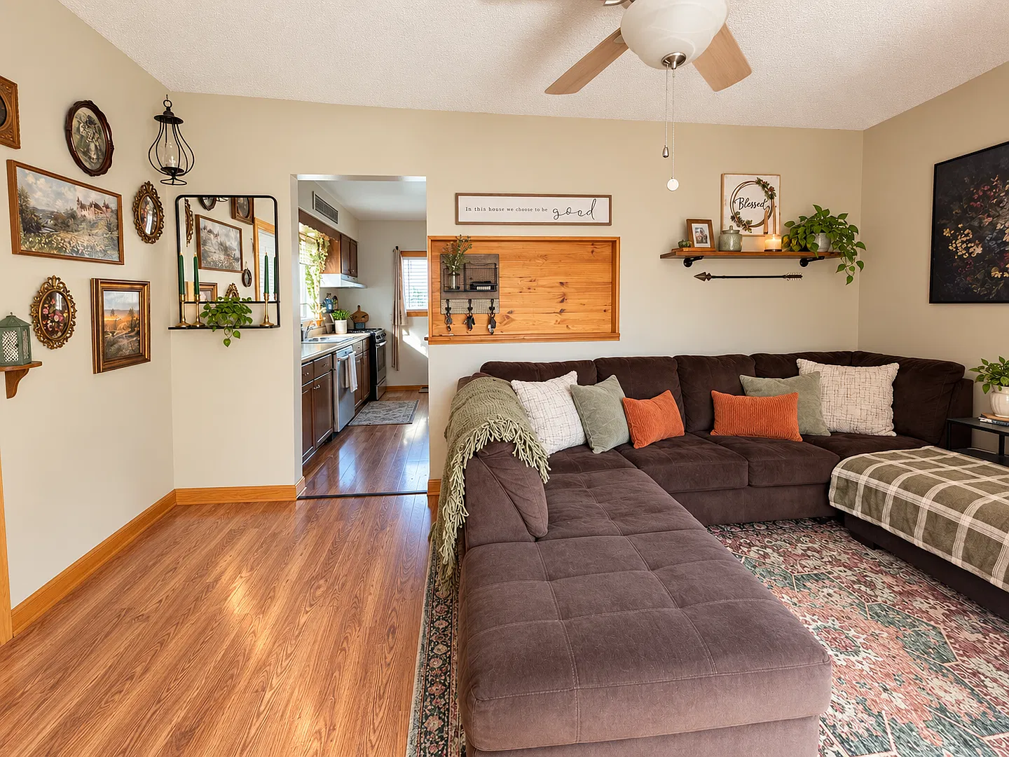 3 bed 1 bath single family home - pets welcome — Photo 2