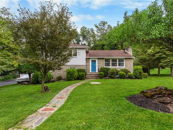 210 Jonathan Dr, Easton, PA 18045