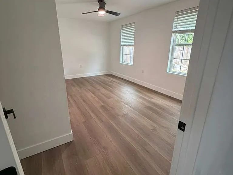 204 S 7th St — Photo 11