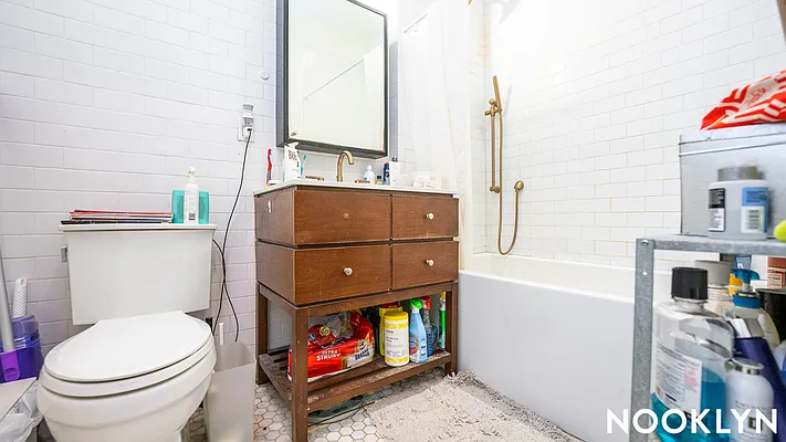 Rented by Nooklyn NYC LLC | media 135