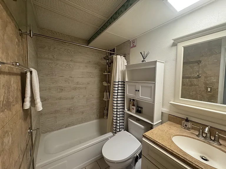 1807-475 Atkinson Dr #1807 — Photo 3