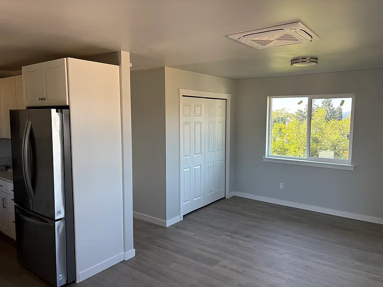 4009 L Ave #C — Photo 6