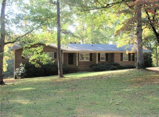 3201 Wildwood Dr, Sanford, NC 27330