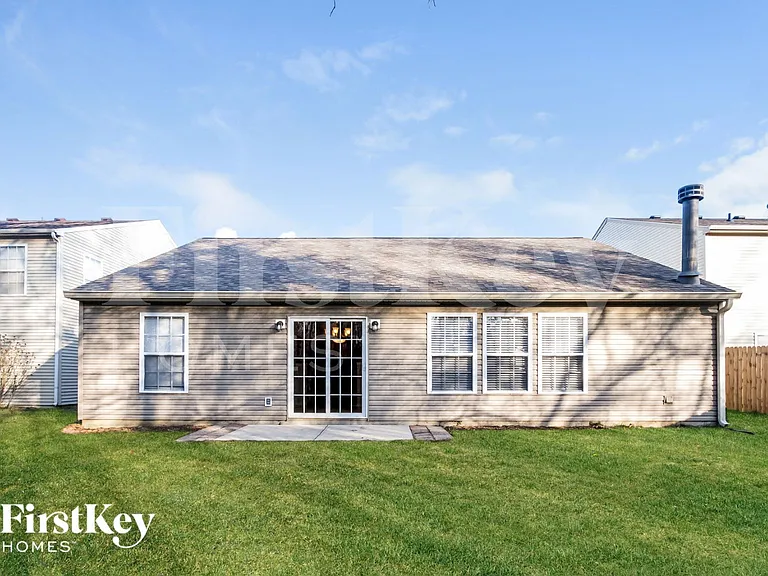 744 Thornwood Ln — Photo 15