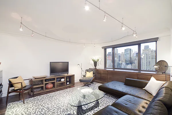 Sold by Marilyn Korn Real Estate | media 1