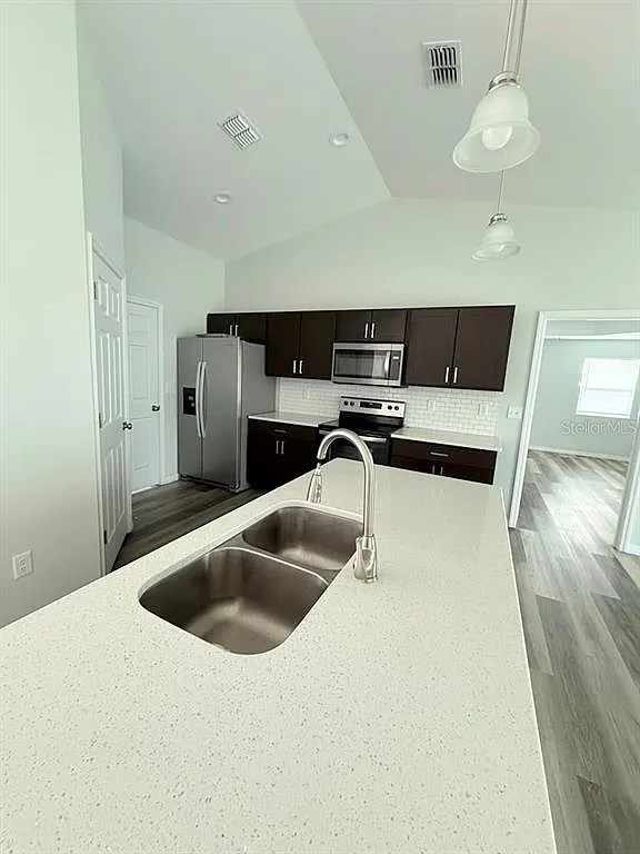 3 bed, 2.0 bath, 1508 sqft, $1,900 — Photo 4