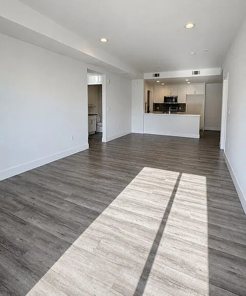 1101 S Harvard Blvd #202 — Photo 1
