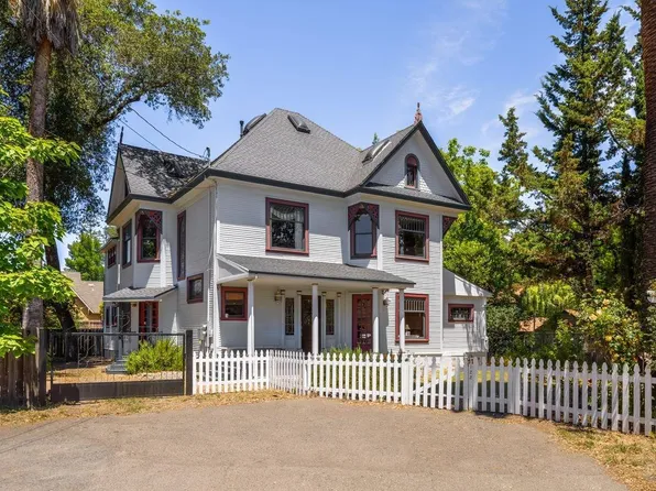 122 E 4th Street, Cloverdale, CA 95425
