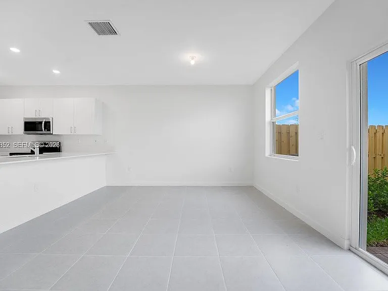 2619 SE 28th Ave — Photo 6
