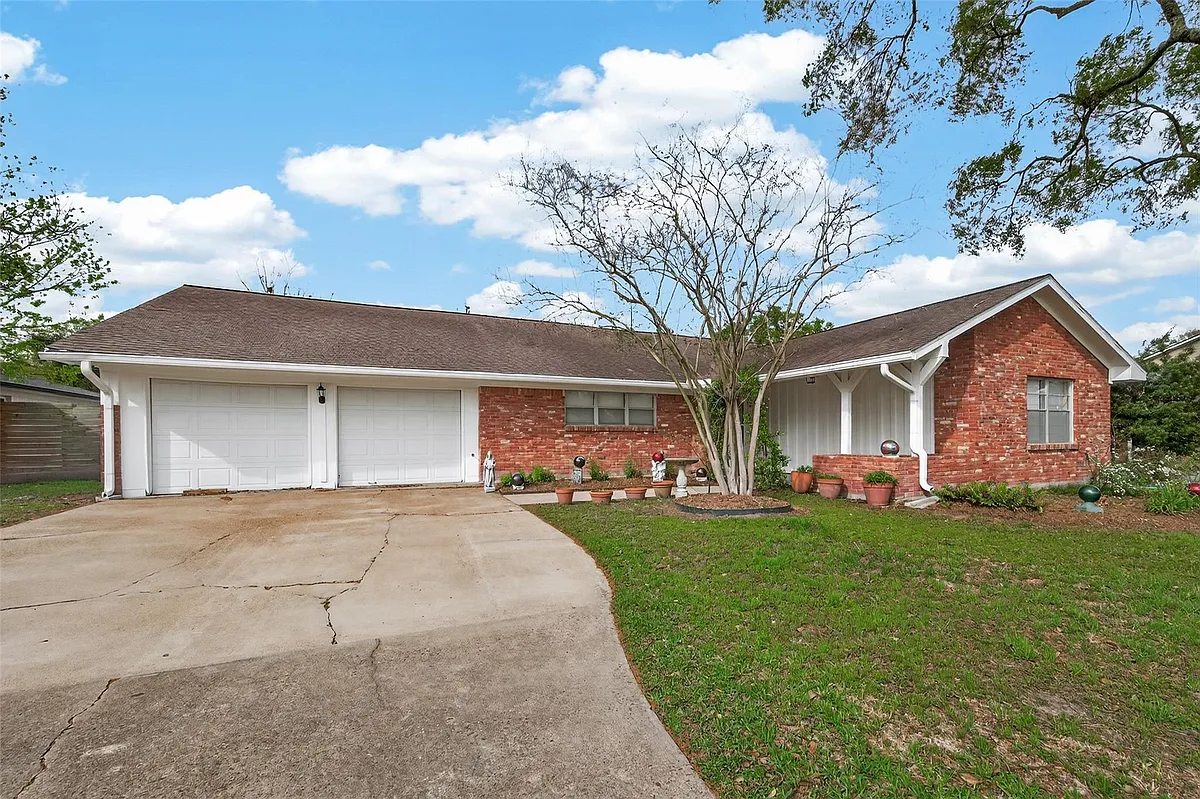 Building Photo - 5646 Hazen St