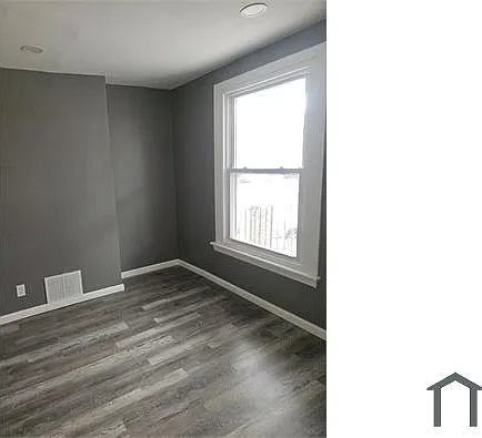 3 bed, $2,100 — Photo 3