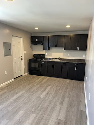 143 W Godfrey Ave #3 Photo 1