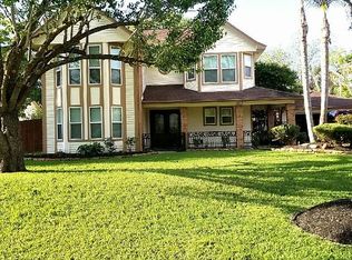 630 Bay Club Dr, Seabrook, TX 77586