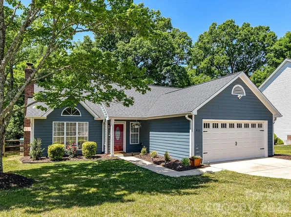 4131 Huntmeadow Dr, Charlotte, NC 28269