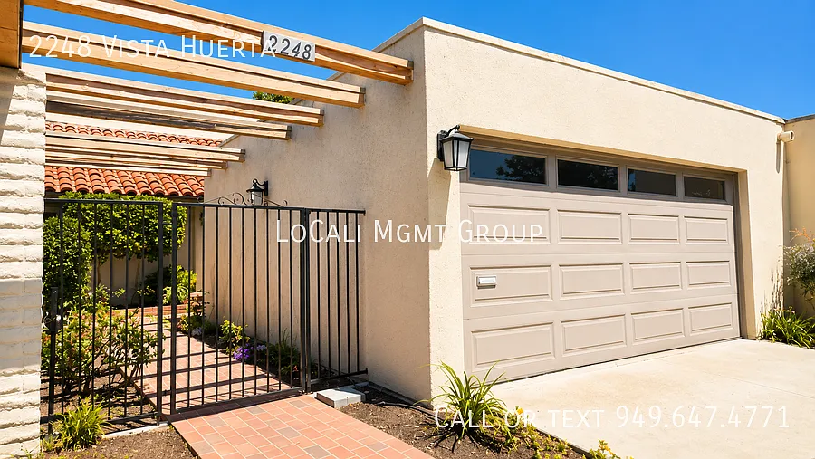 Modern Townhome Located in Beautiful Eastside Bluffs of Newport Beach! — Photo 1