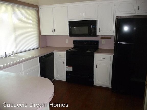 2nd image of 4705 NE Macarthur Cir