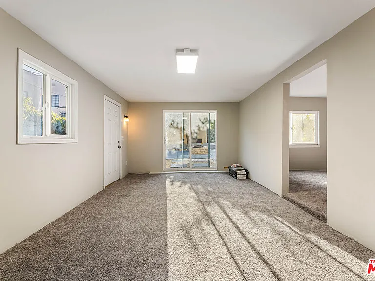 1112 S Highland Ave — Photo 48