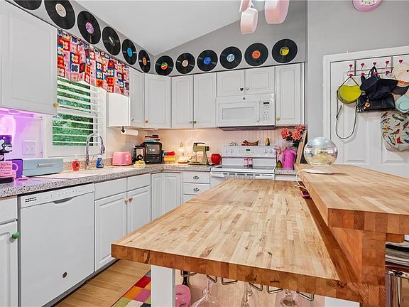 5th image of 2408 NE 63rd Pl