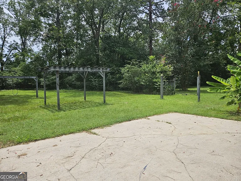 220 Courtney Way — Photo 3