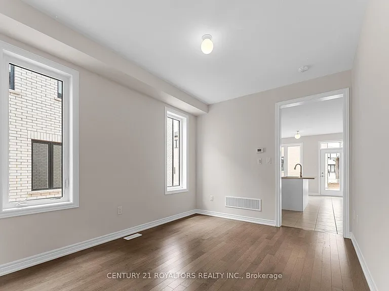 873 Logan Dr — Photo 4