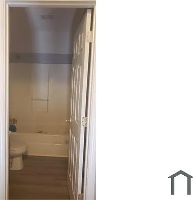 2 bed, 900 sqft, $1,600 — Photo 2